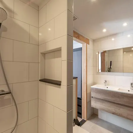 Luxurious Furnished With Terrace Ferienhaus